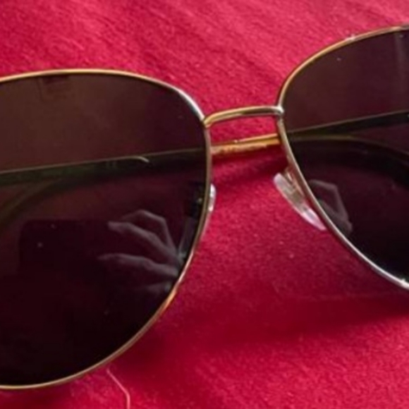 New Gucci sunglasses with case - Picture 6 of 6